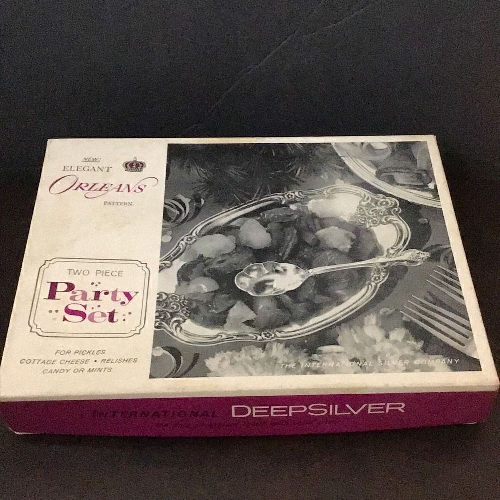 Vintage two-piece servings to New Orleans international deep silver with origina
